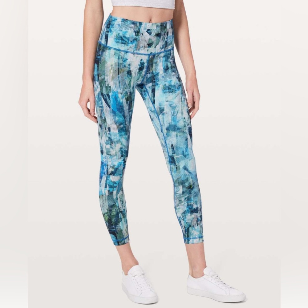 EUC Lululemon Wunder Under Hi-Rise 7/8 Tight 25” in Sun Dazed Multi Blue